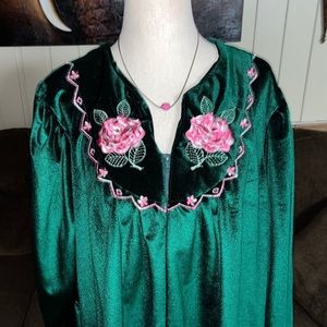 Heather Collection • Vintage • Green • Velvet • Embroidery • Size X-Large • Robe